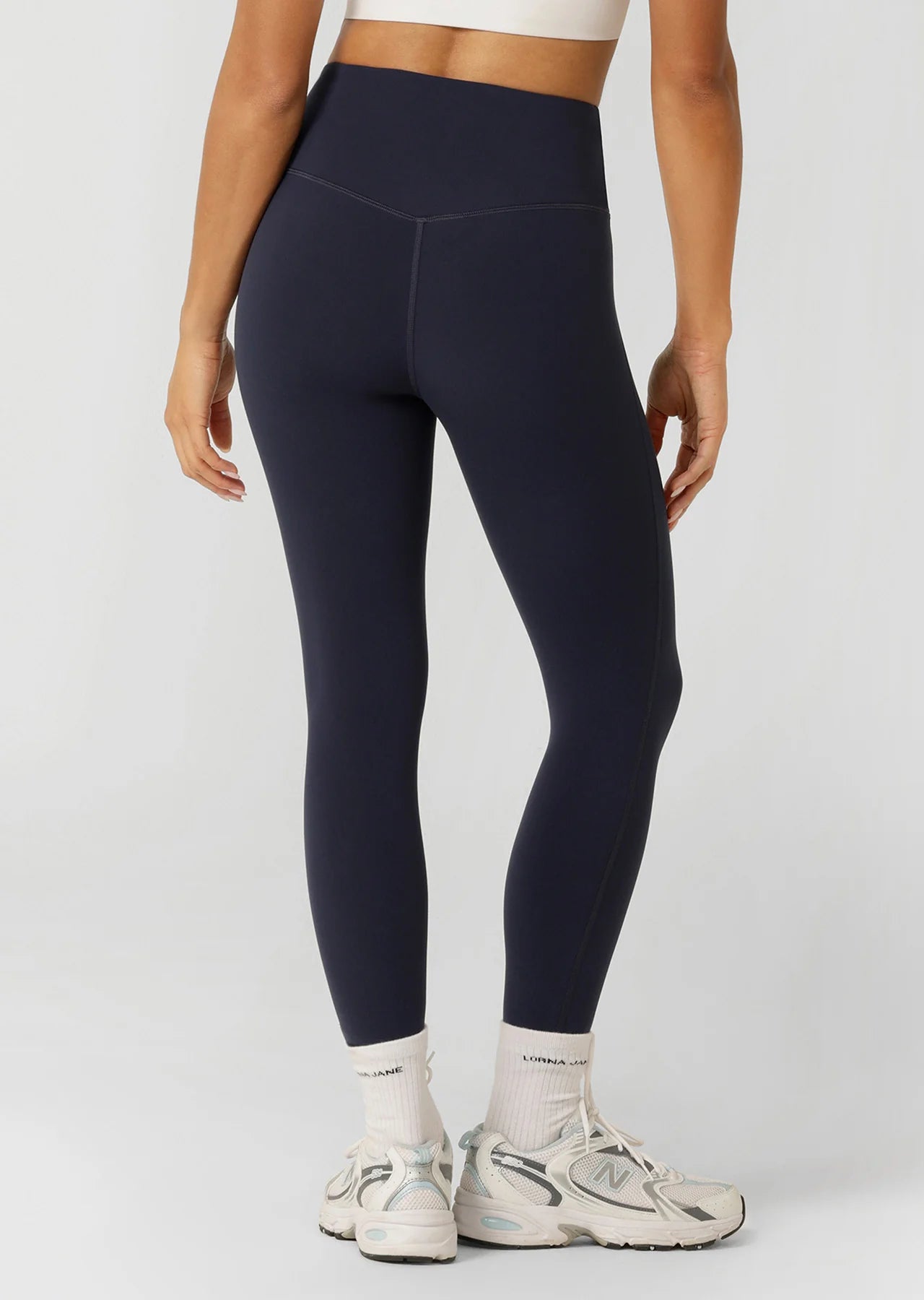 Lotus No Chafe Phone Pocket Ankle Biter Leggings
