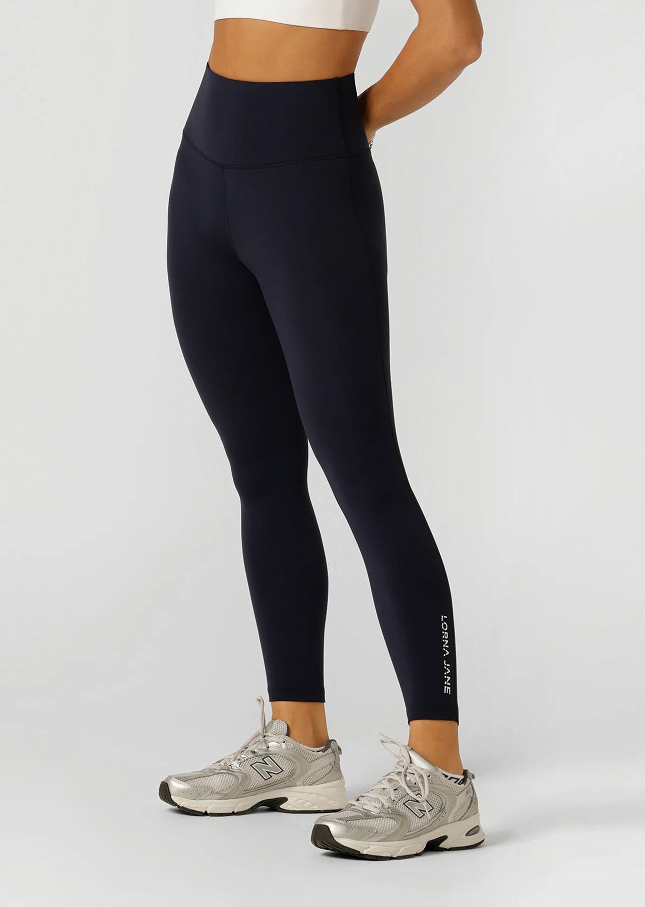 Lotus No Chafe Phone Pocket Ankle Biter Leggings
