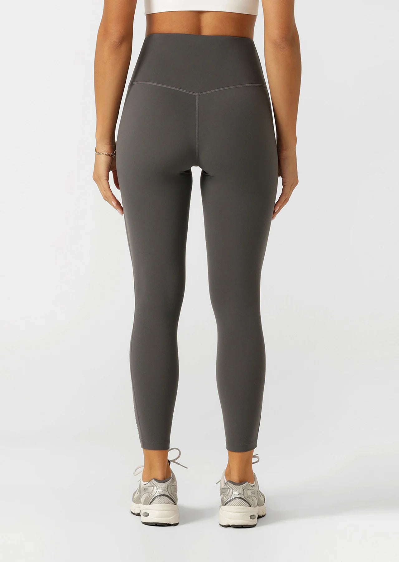 Lotus No Chafe Phone Pocket Ankle Biter Leggings